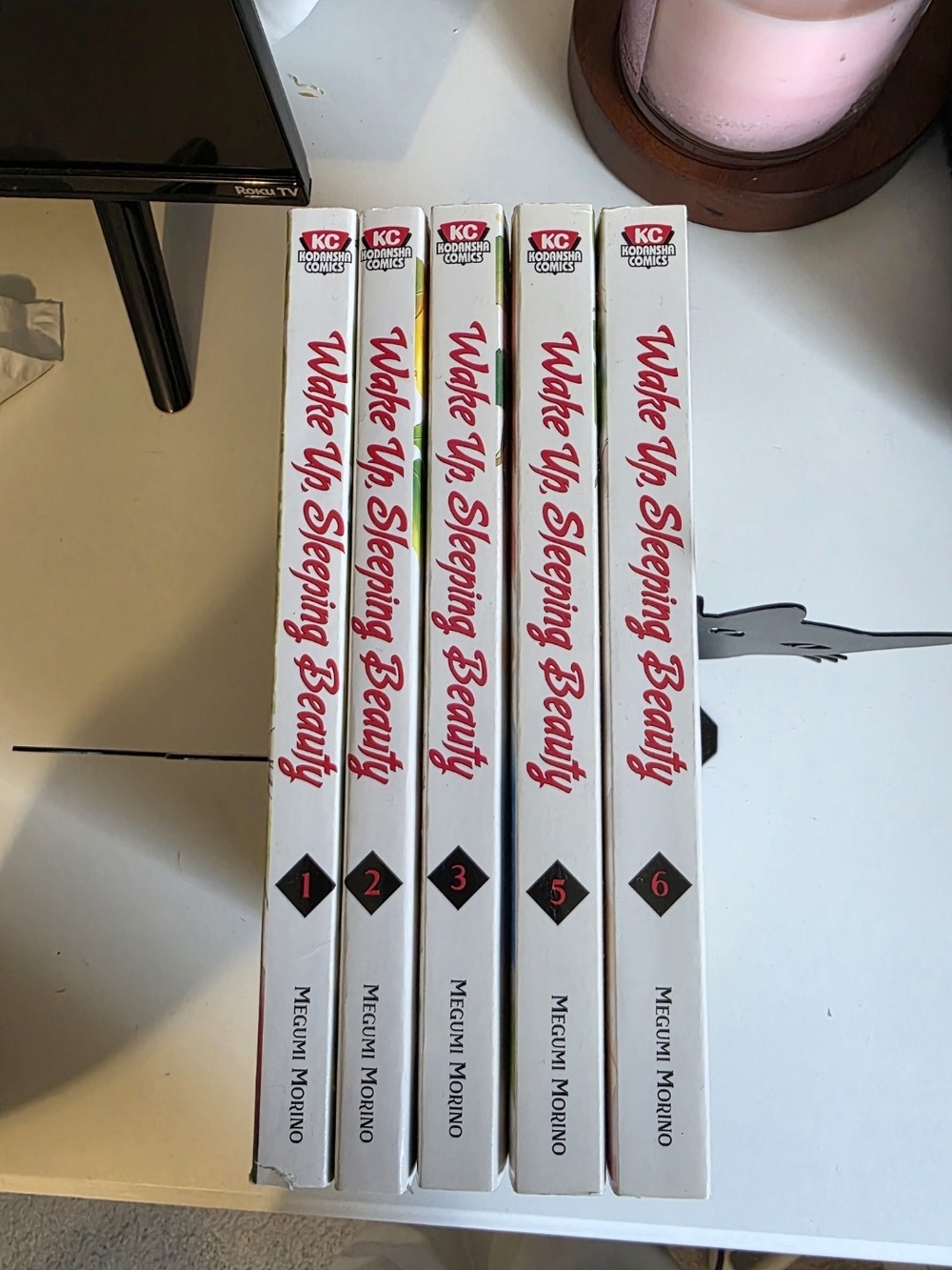 Wake Up, Sleeping Beauty Manga Volumes - White and Red
